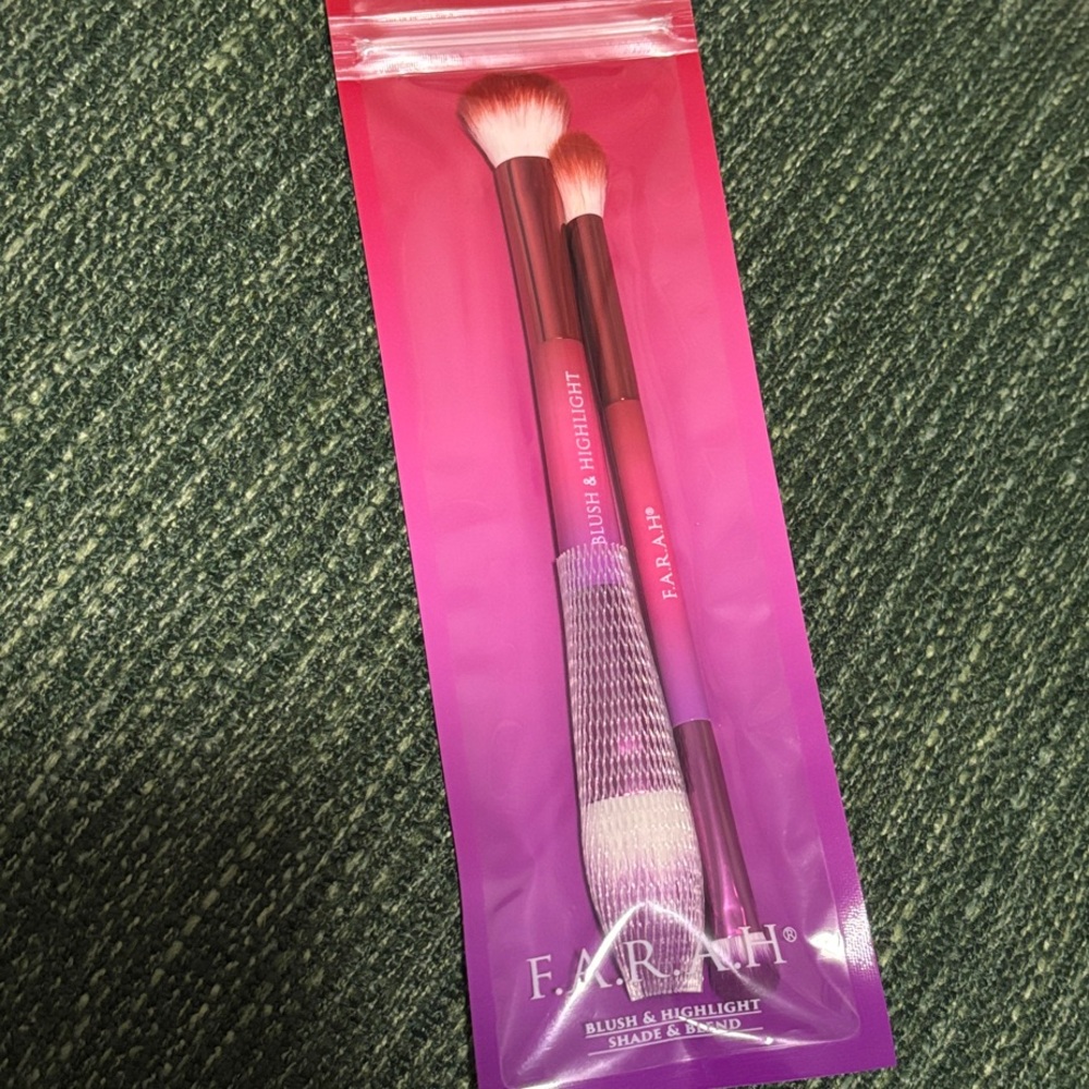 Blush & Highlight Brush Duo - Pink